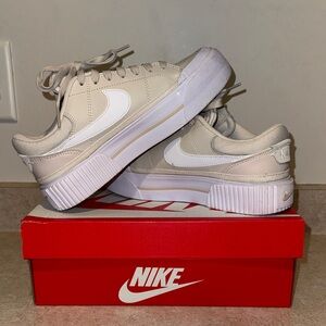 Nike Cream and White Casual Sneakers